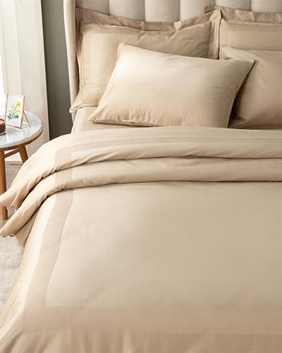 Vivian Framed Cotton Satin King Size 4 Pillows Duvet Cover Set 240x220 cm Gold