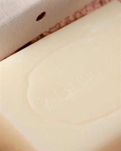 White Flowers ТВЪРД САПУН 100 gr White