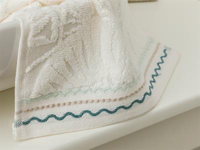 Zen ХАВЛИИ ЗА РЪЦЕ Бродирани 30x45 cm Cream.