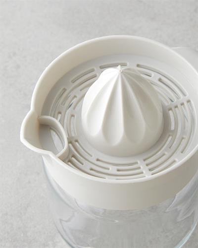 Zoe Изстисквачка За Лимони Пластмаса 425 мл Кремав