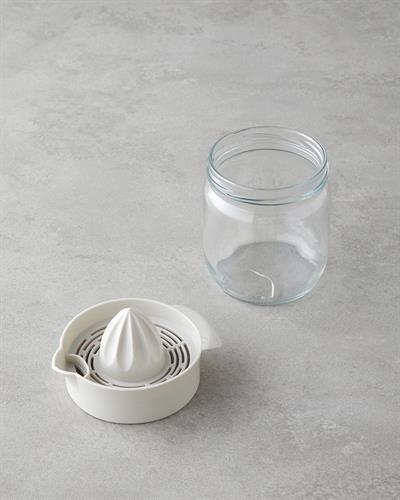 Zoe Изстисквачка За Лимони Пластмаса 425 мл Кремав