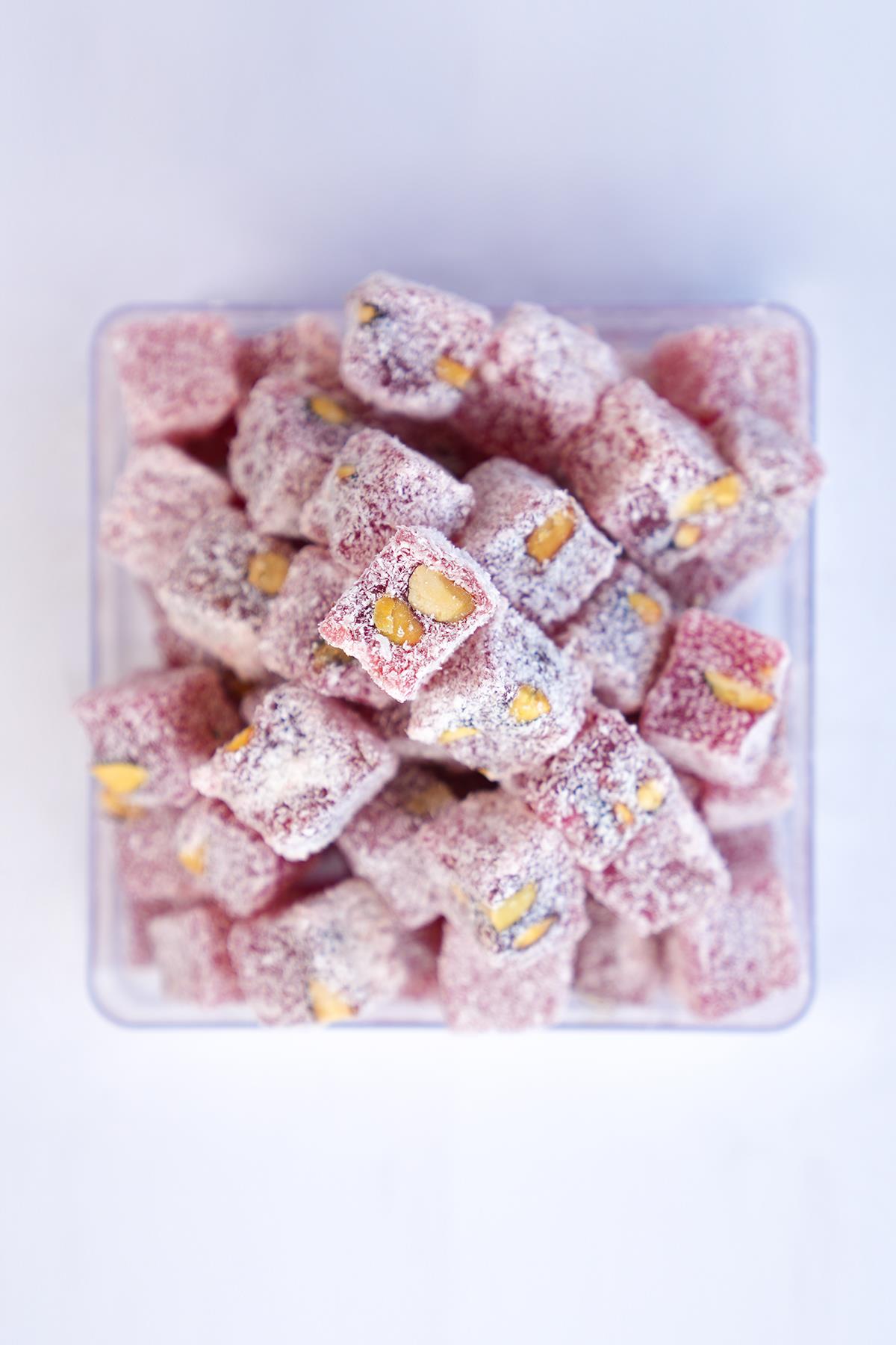 Hindistan Cevizli Narlı Çifte Kavrulmuş Antep Fıstıklı Lokum 500 Gr