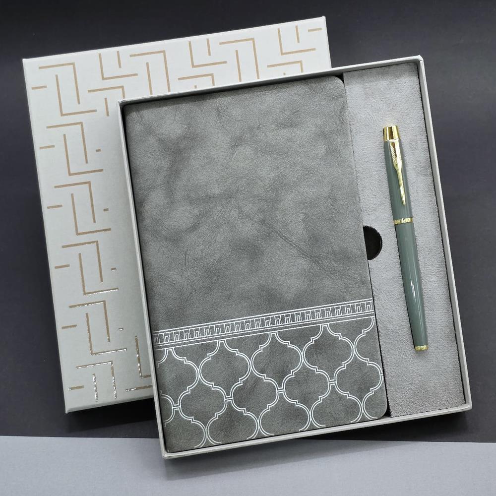 Gri Renk Defter Ve Metal Roller Kalem Seti