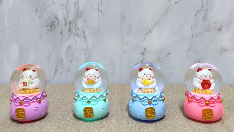 Şans Kedisi Işıklı Kar Küresi