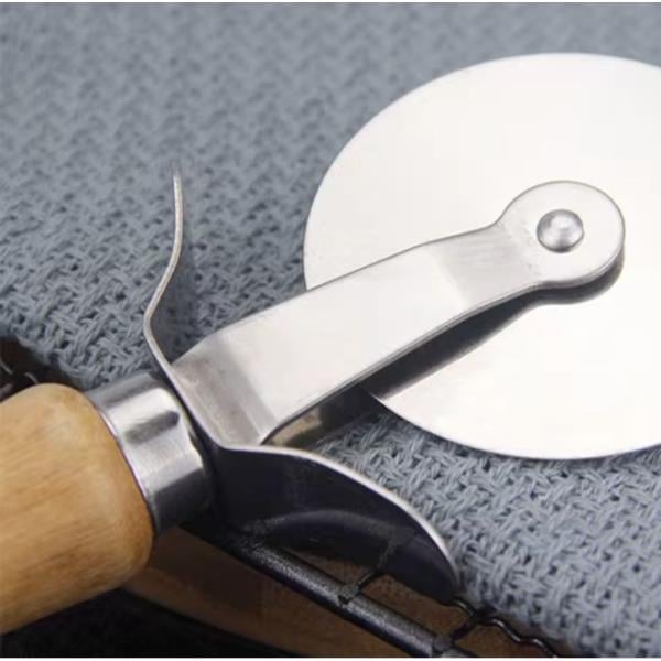 Ahşap Saplı Pizza Kesme Bıçağı