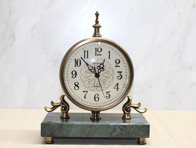Mermer Tabanlı Masaüstü Saat