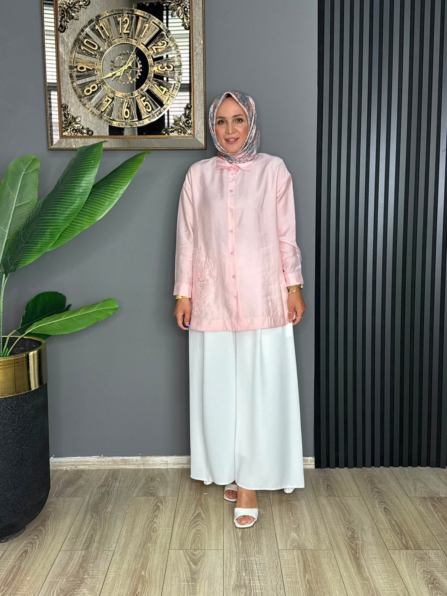 1056 İŞLEME DETAY GÖMLKEK PEMBE 