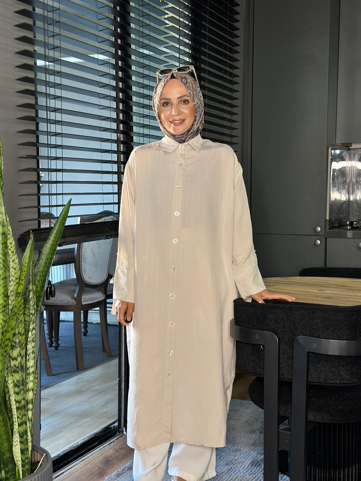 24333 KEMERLİ UZUN KAP KREM S-M 