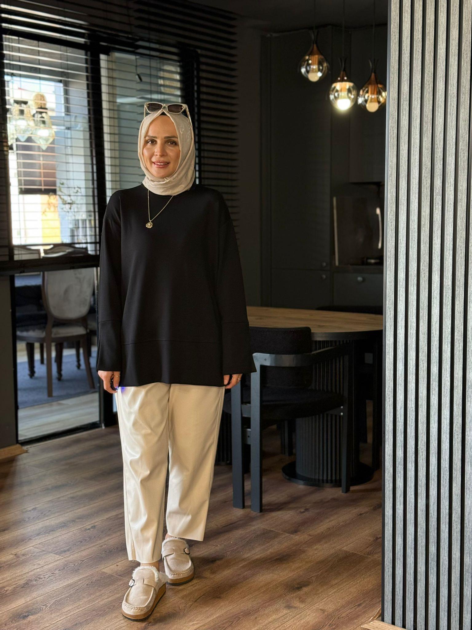 24371 KOL DETAY TUNİK  SİYAH S-M 