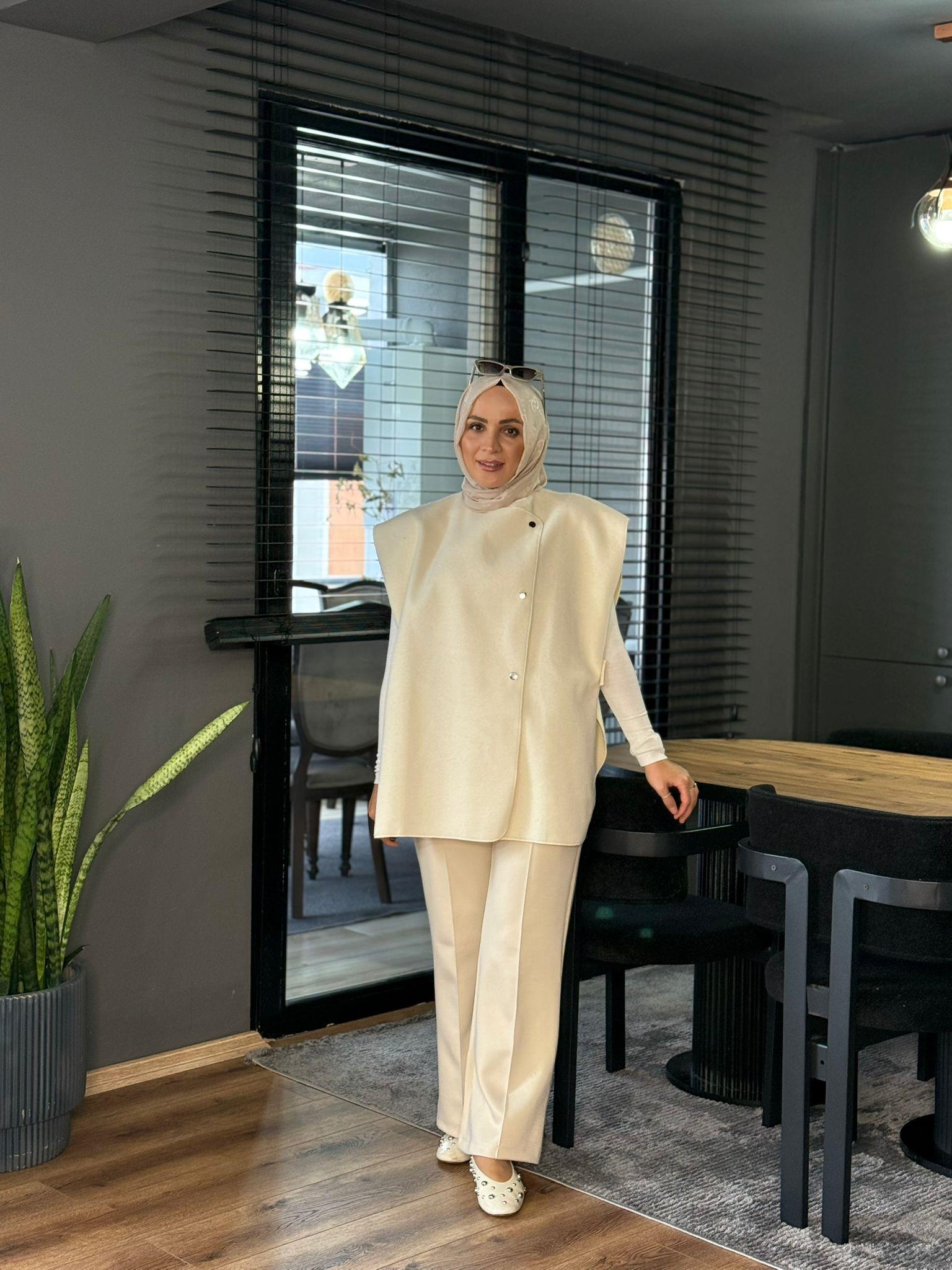 2717  ÇIT ÇIT DETAY KAŞE YELEK EKRU 