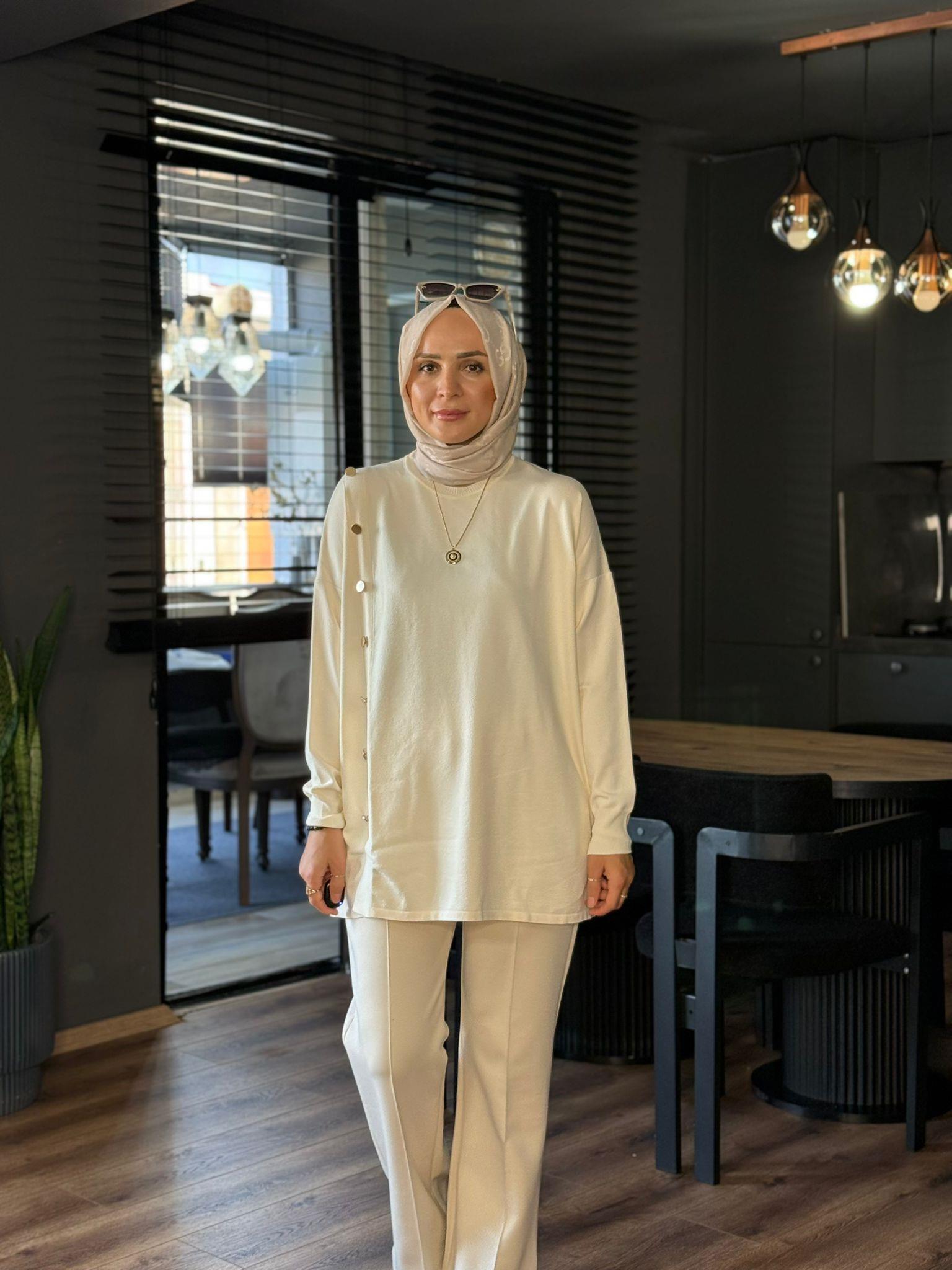40986 ÇARPRAZ  DÜĞME DETAY MERSERİZE EKRU 