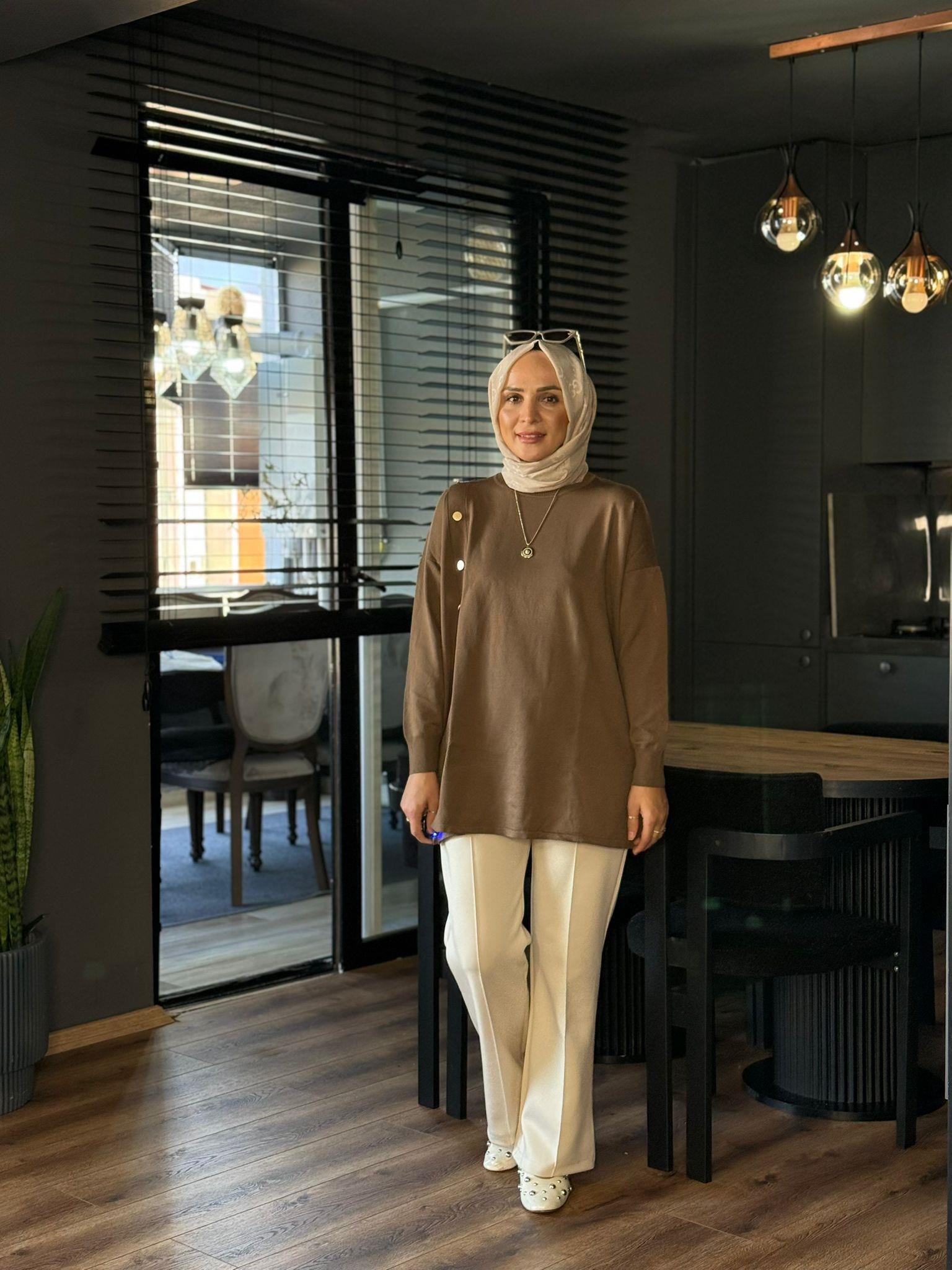 40986 ÇARPRAZ  DÜĞME DETAY MERSERİZE  KAHVERENGİ
