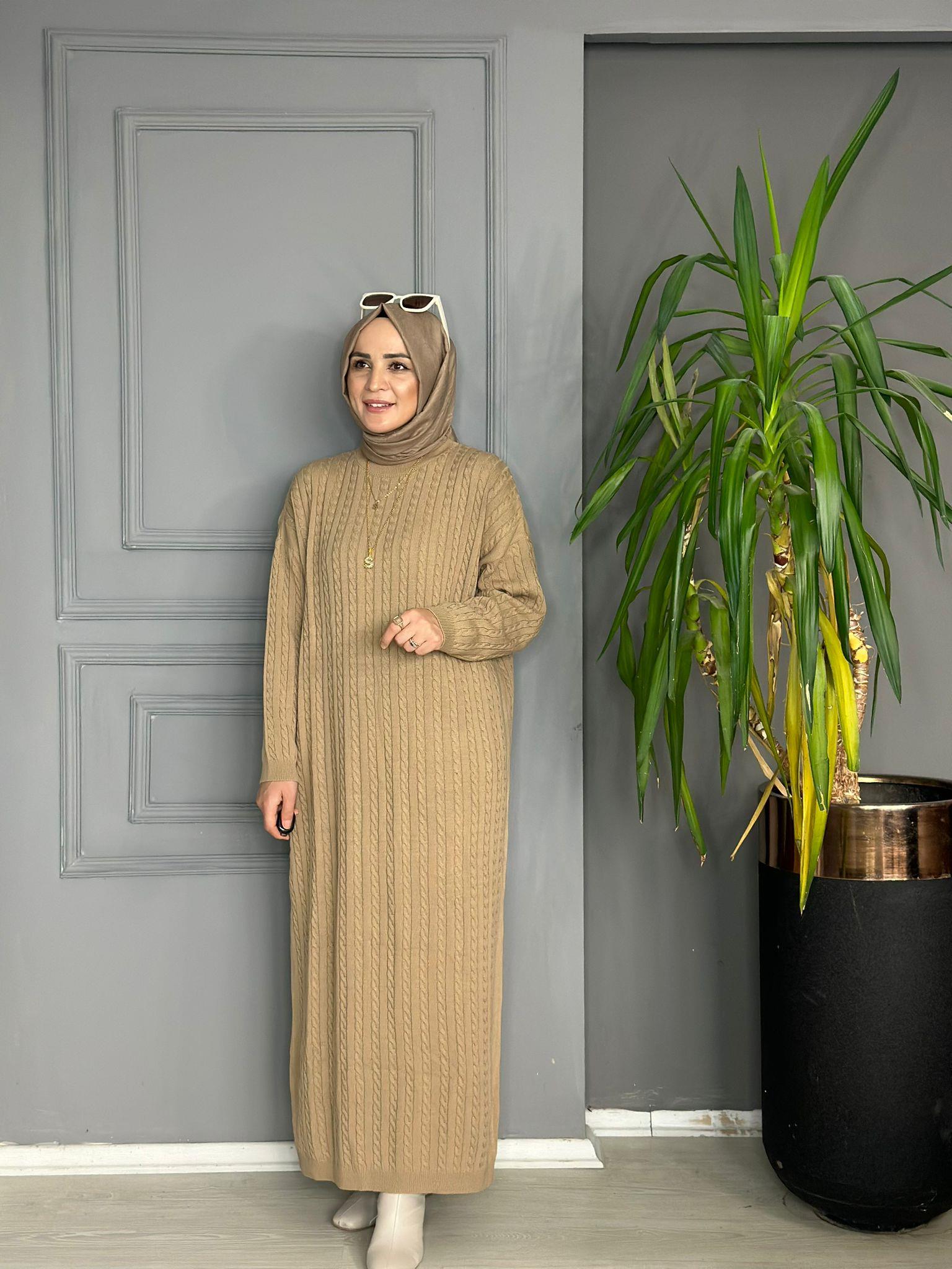 81012  ÖRGÜLÜ ELBİSE CAMEL