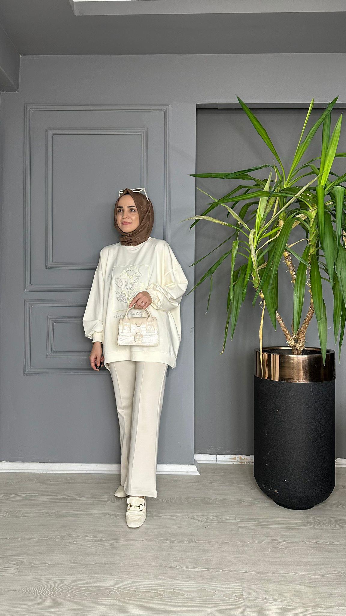8920 İŞLEME DETAY SWEAT KREM