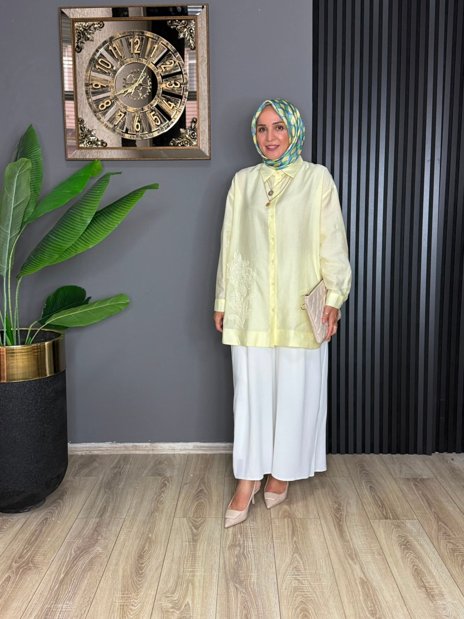 10793 İŞLEMELİ GÖMLEK SARI