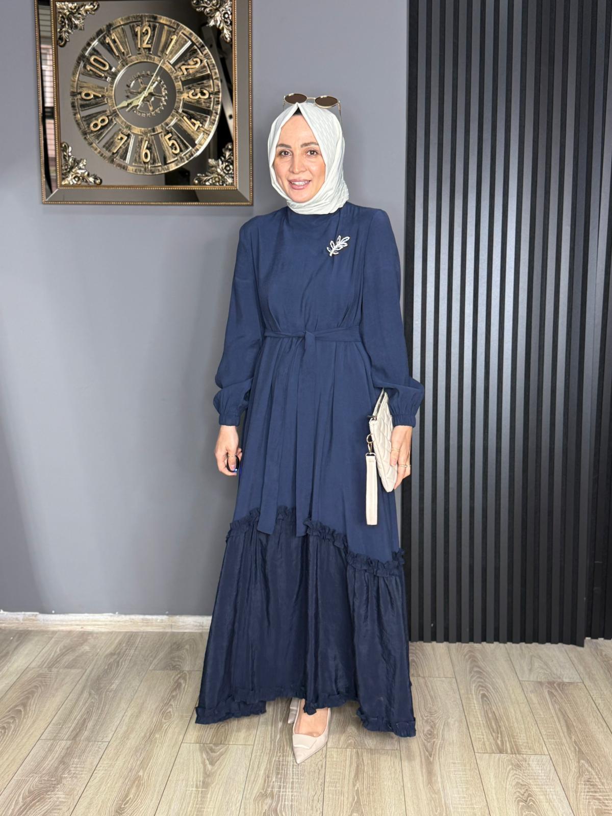 12675 BROŞ DETAY FIRFIRLI ELBİSE LACİVERT 
