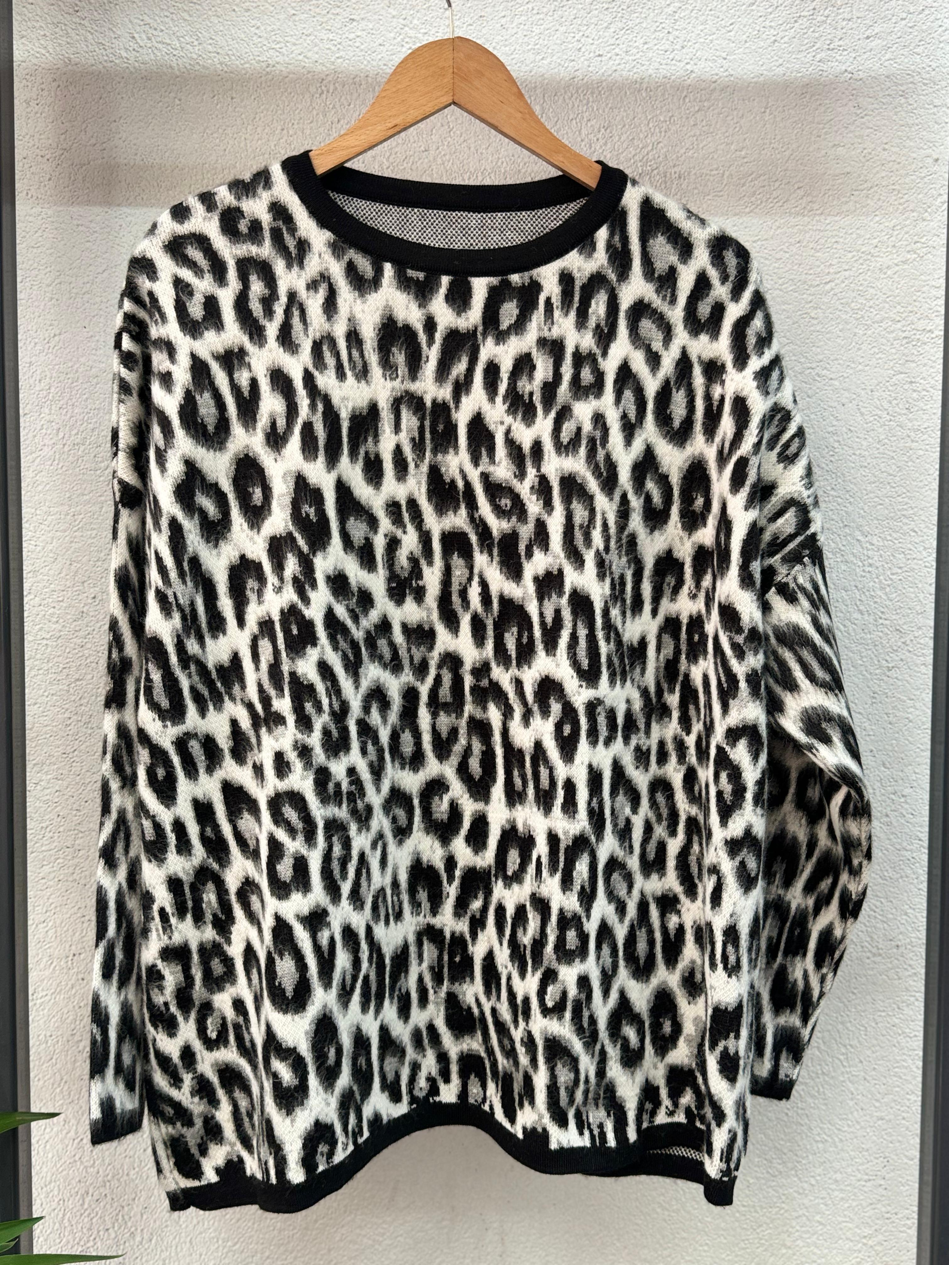 24027 SİYAH LEOPAR KAZAK STD