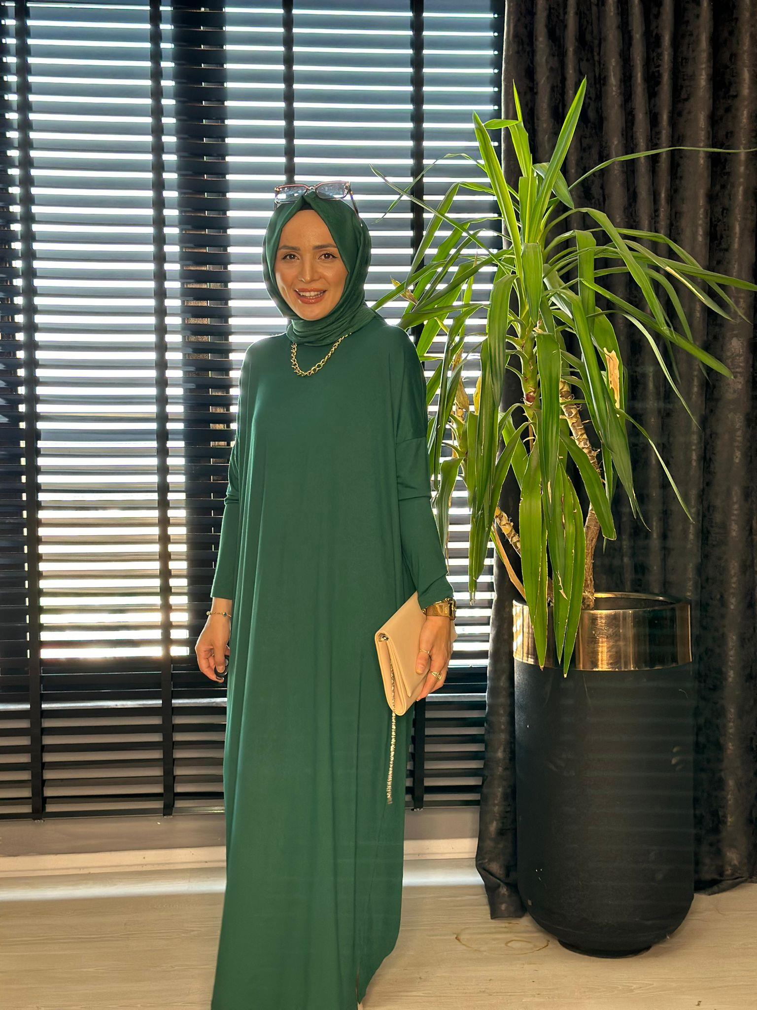 24234 PENYE ELBİSE ZÜMRÜT YEŞİL