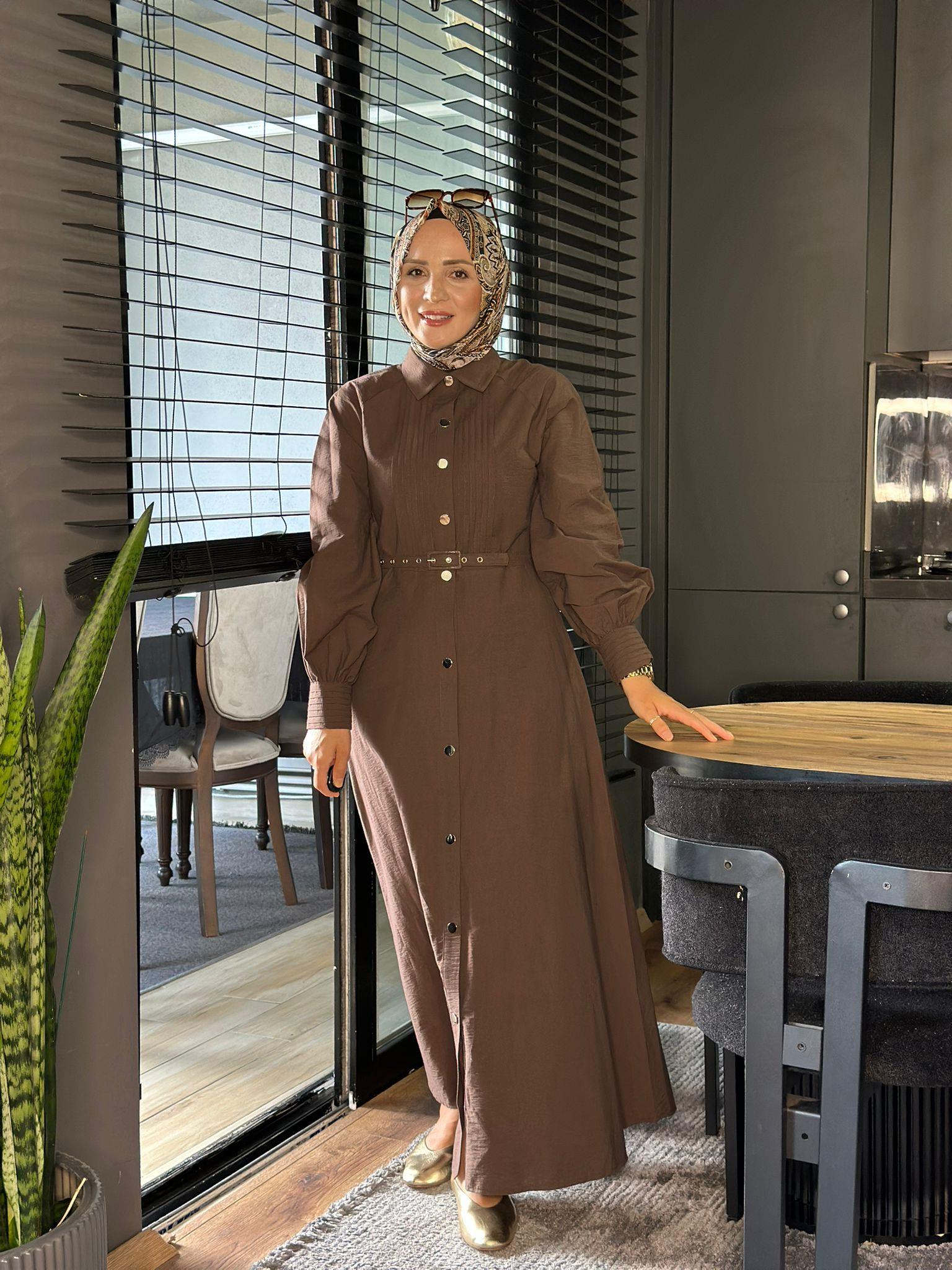 2502 DÜĞMELİ KAHVERENGİ ELBİSE 