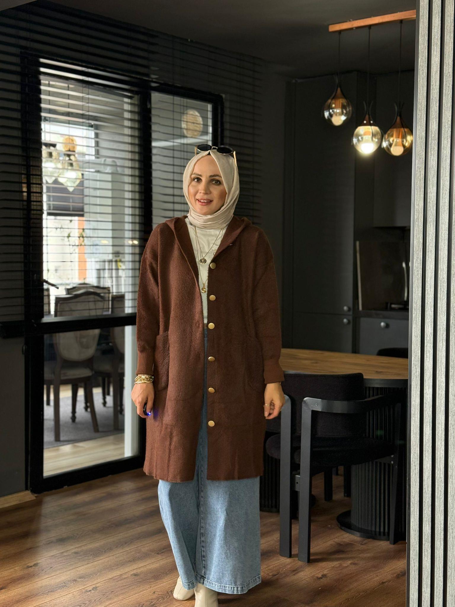251424 ARA BOY KAPÜŞONLU YUMOŞ HIRKA KAHVERENGİ 