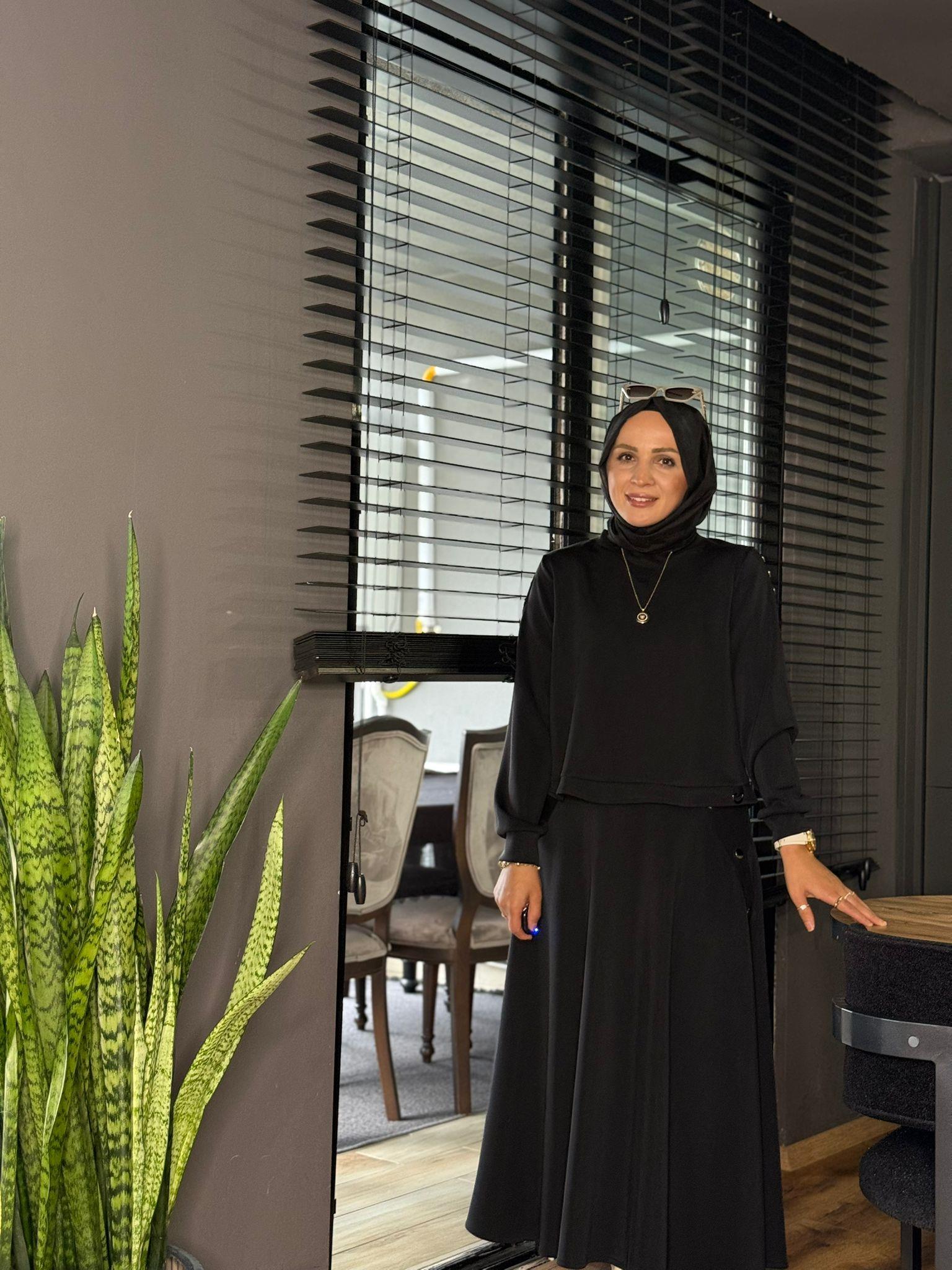 2800 DÜĞME DETAY ETEKLİ OYSHO TAKIM SİYAH 