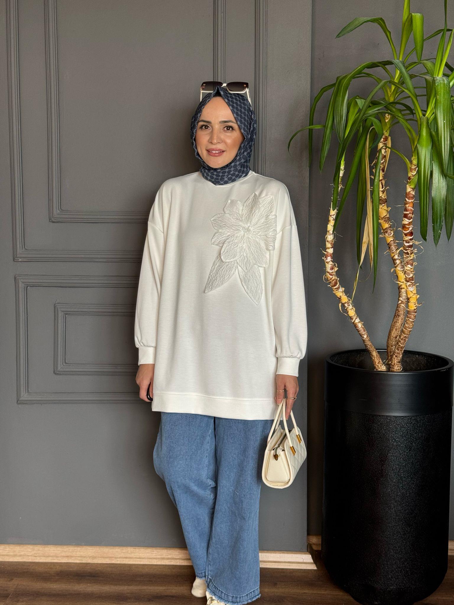 2977 GÜL NAKIŞ BEYAZ TUNİK STD 