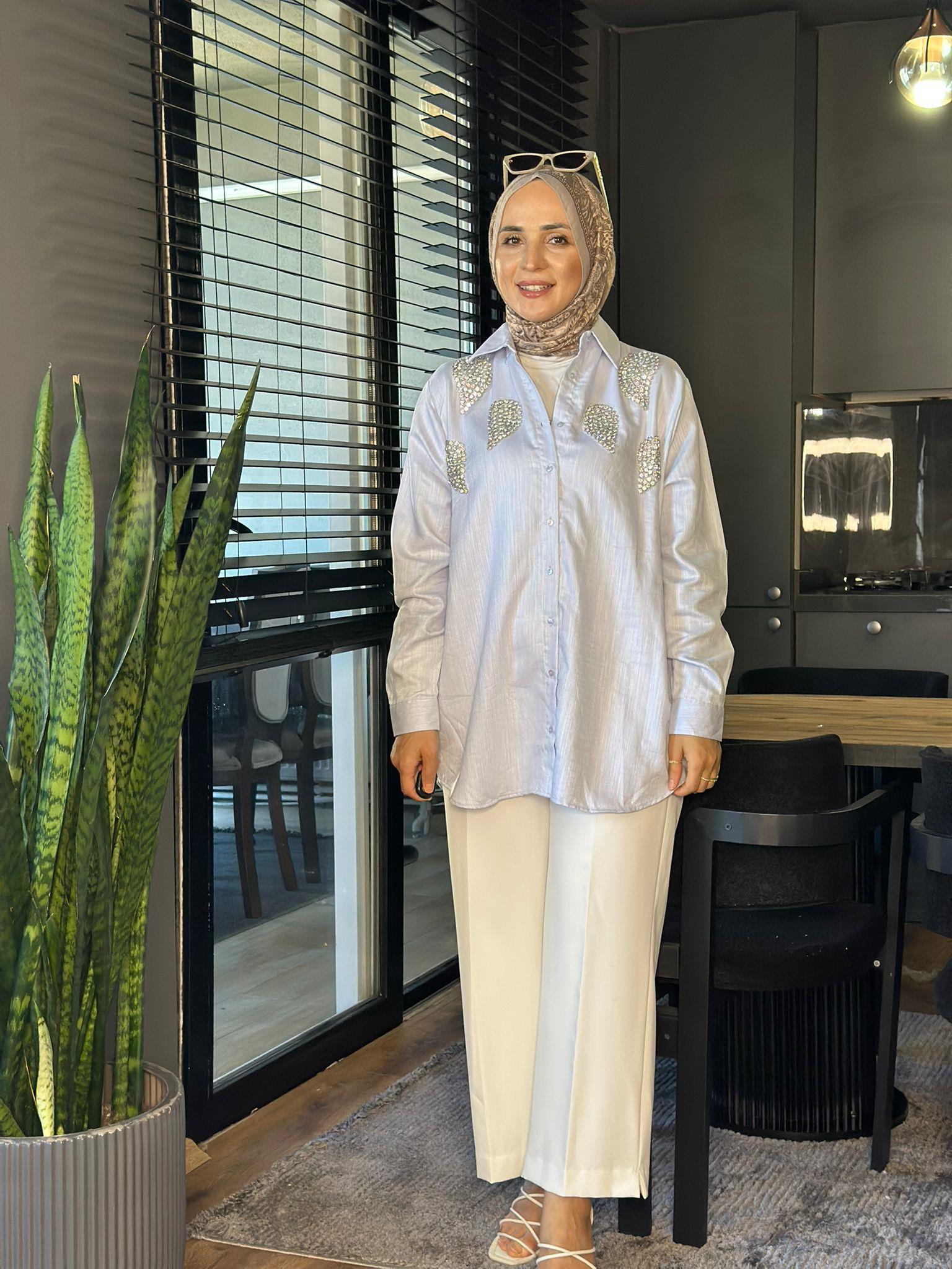 34573  DAMLA TAŞ DETAYLI GÖMLEK MAVİ 