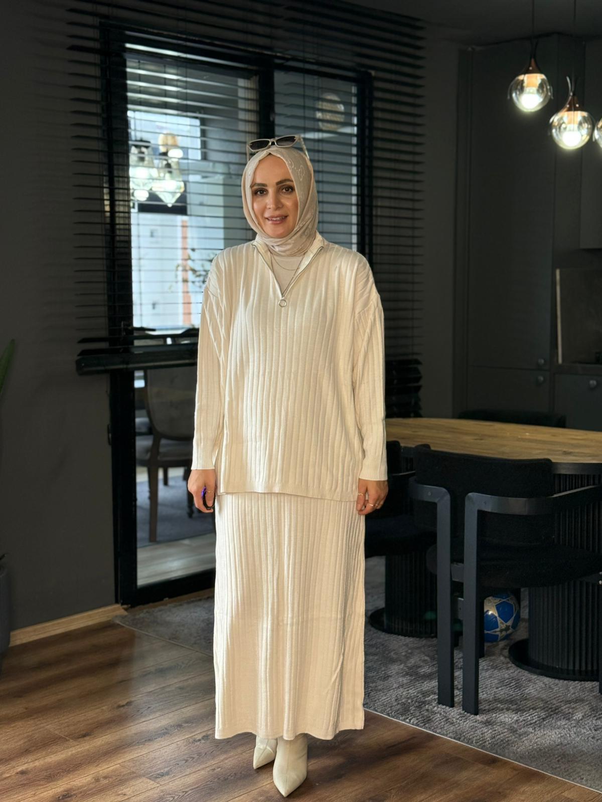 40706 FERMUAR DETAY TAKIM  KREM 
