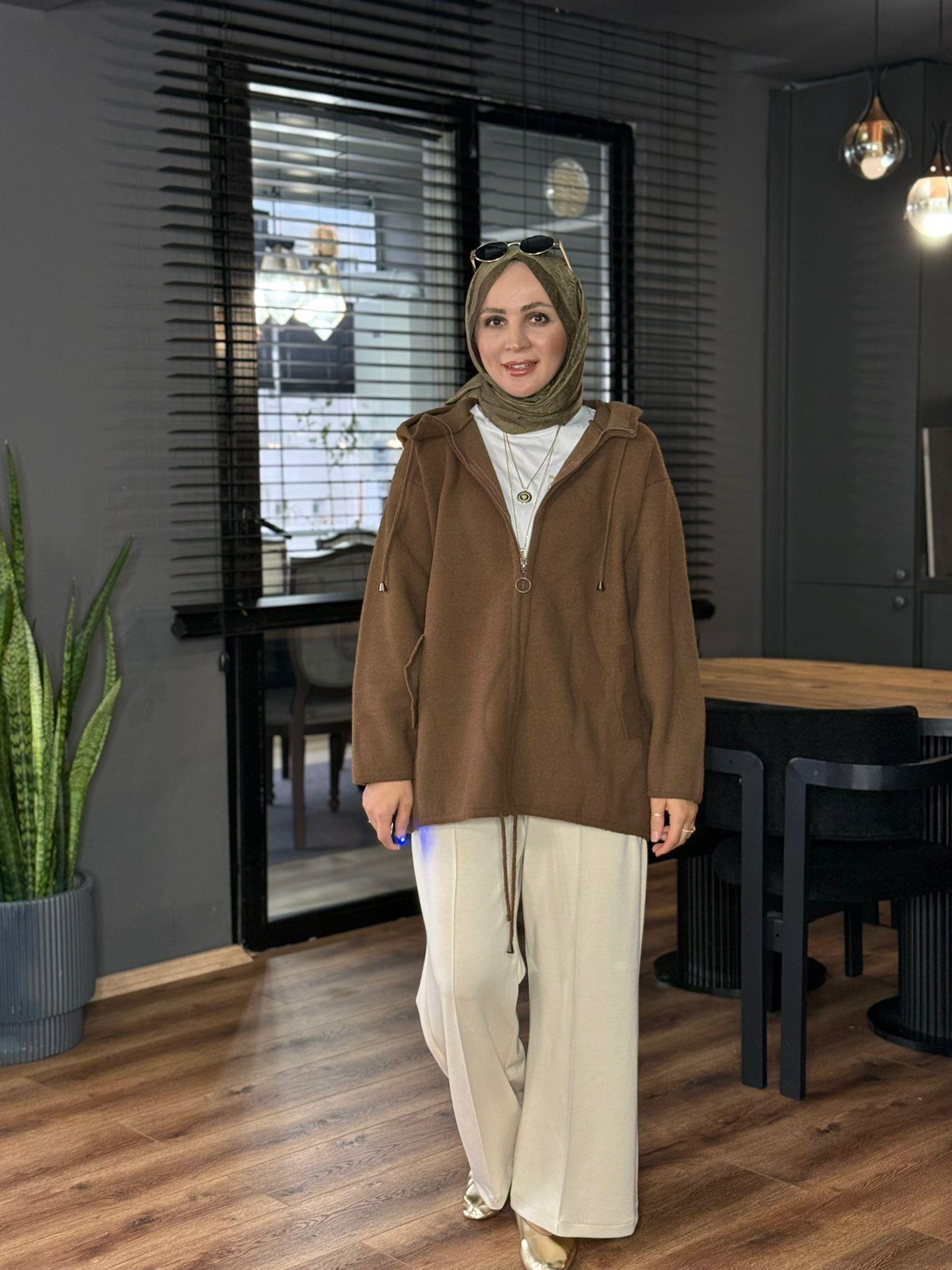 40942 İP DETAY PELUŞ HIRKA KAHVERENGİ 