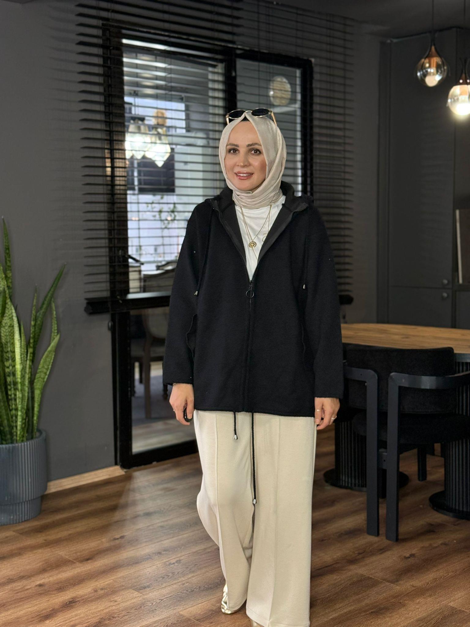 40942 İP DETAY PELUŞ HIRKA SİYAH 