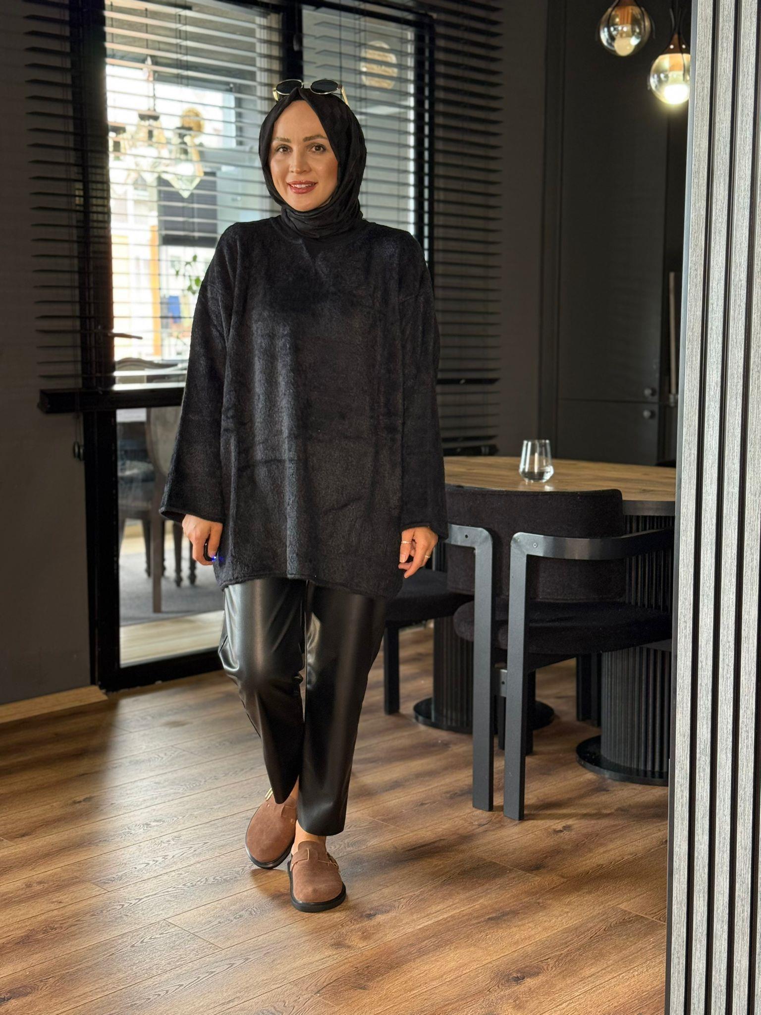 44100 PELUŞ KAZAK SİYAH STD