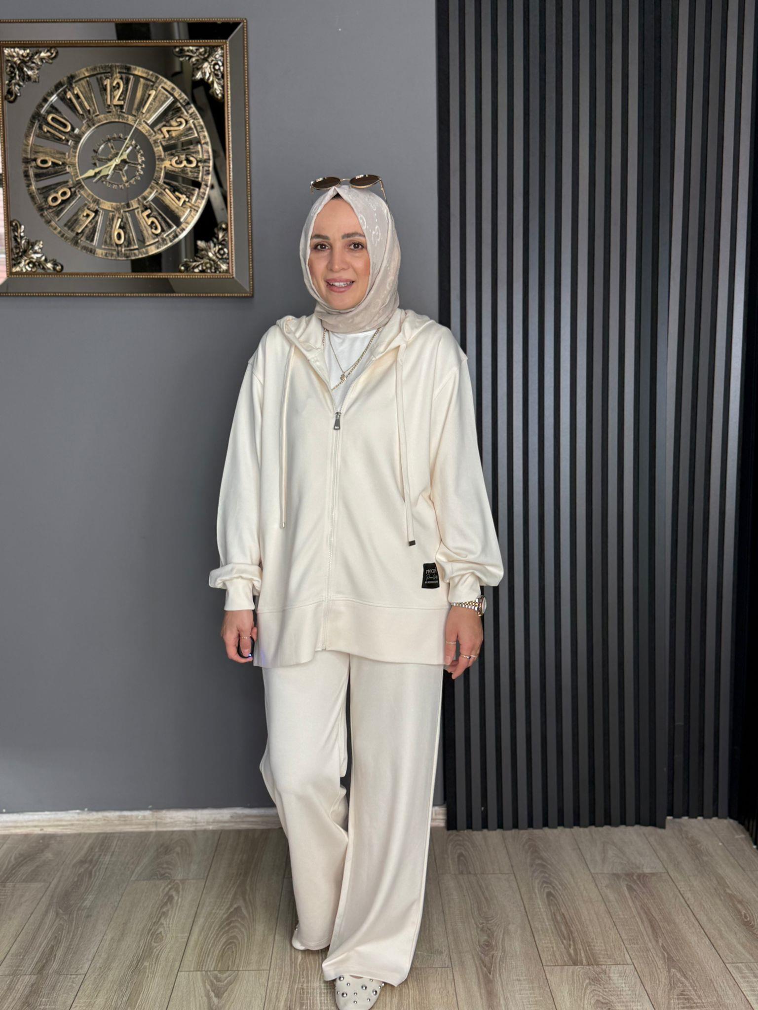 5942 ETİKET DETAY TAKIM EKRU 