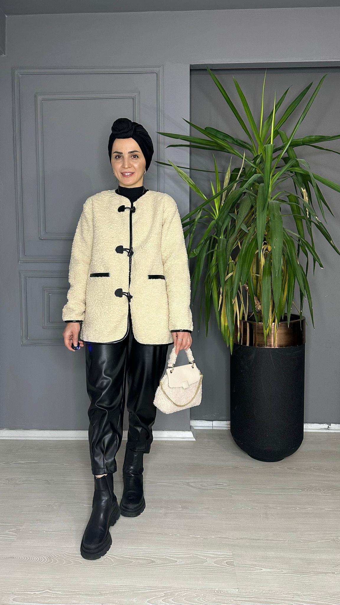 8409 DÜĞMELİ MONT BEJ