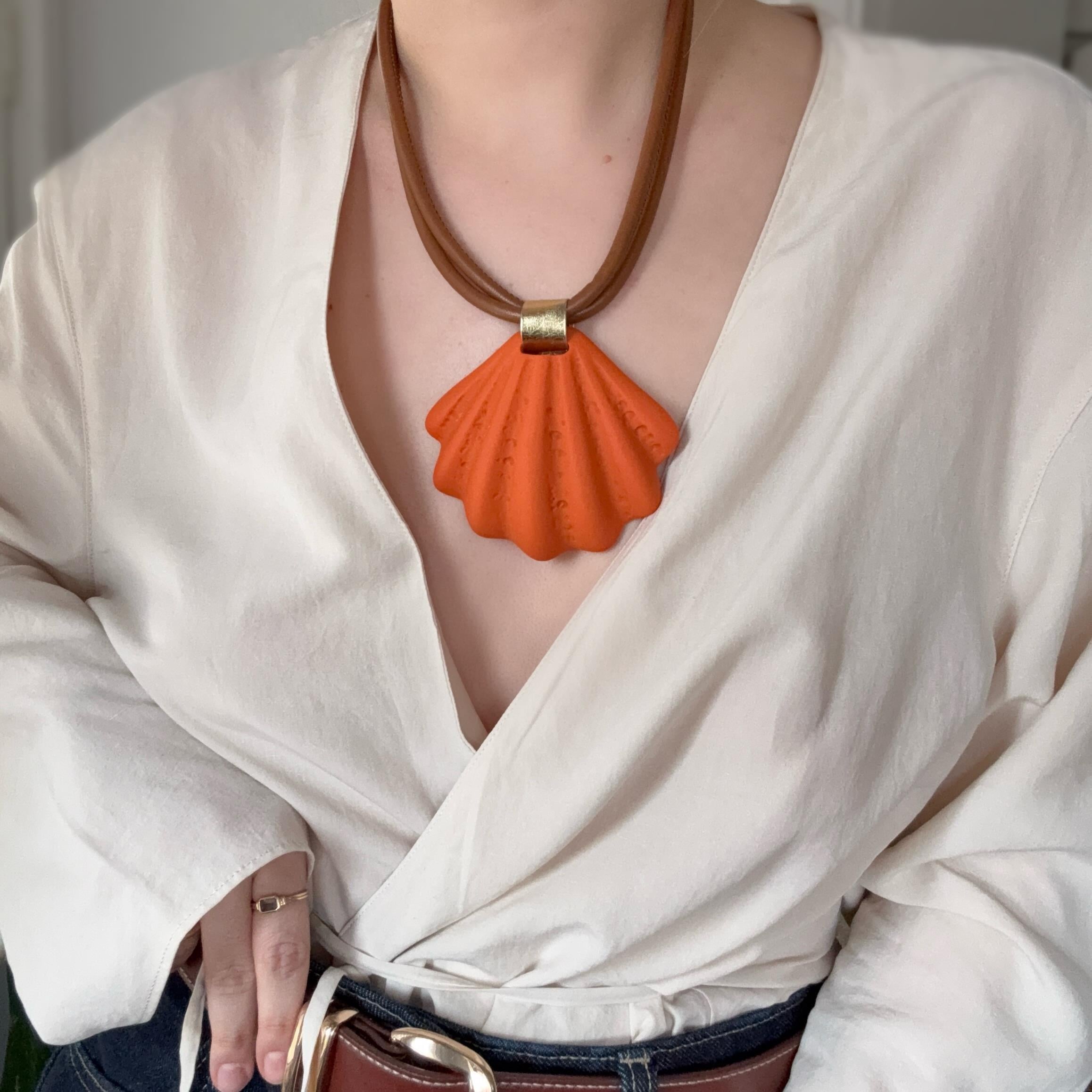 Amber Shell Kolye