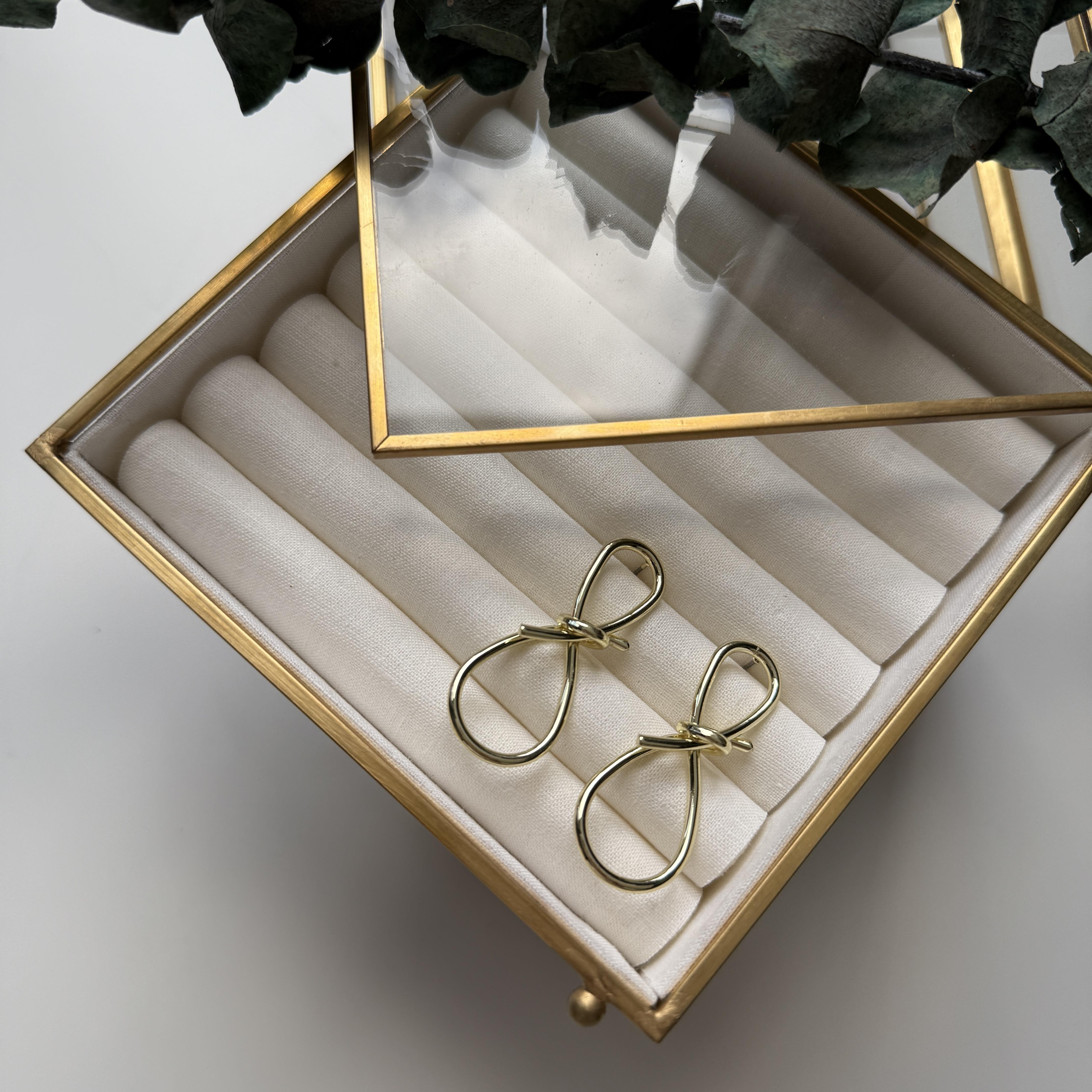 Gold Düğüm Küpe