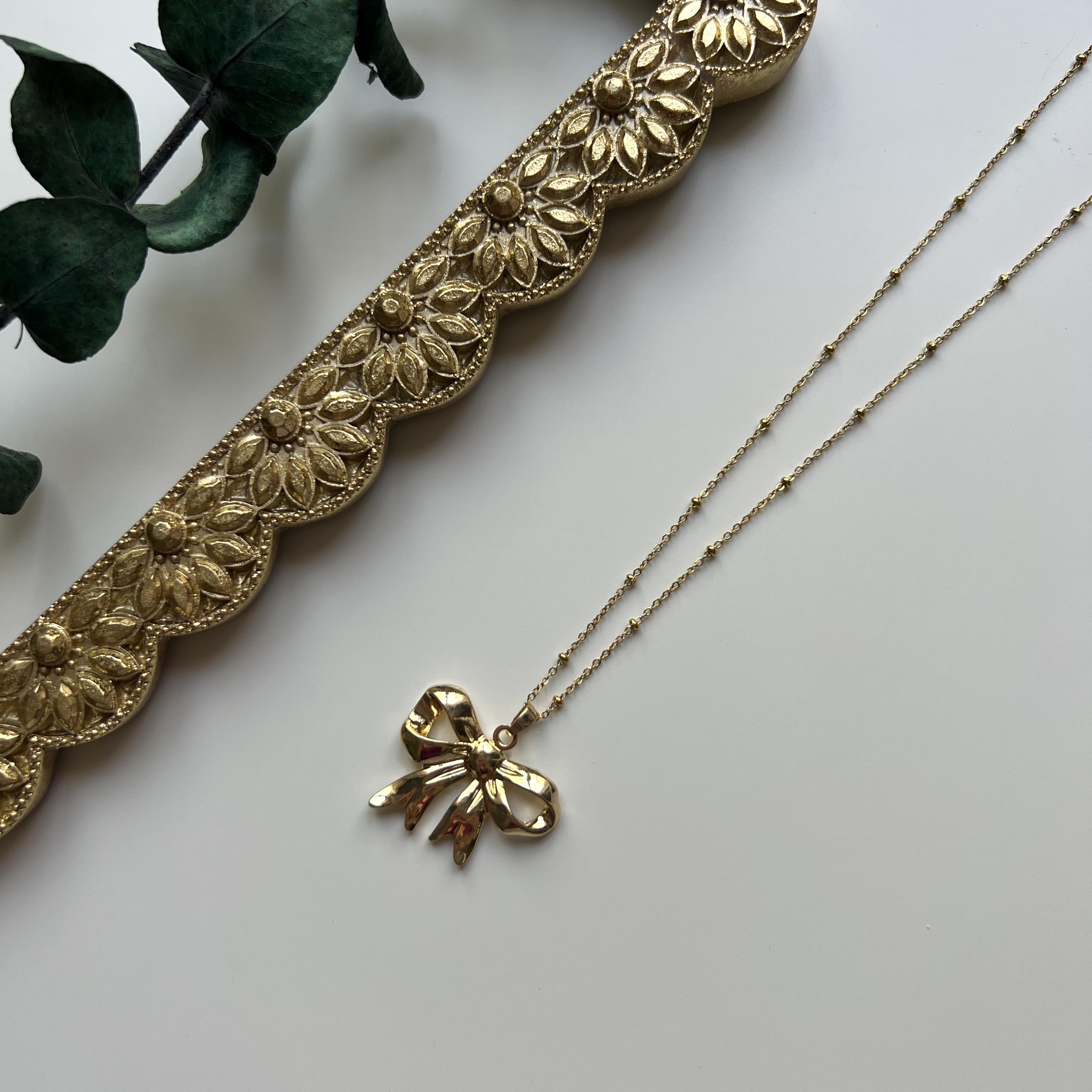 Gold Fiyonk Kolye