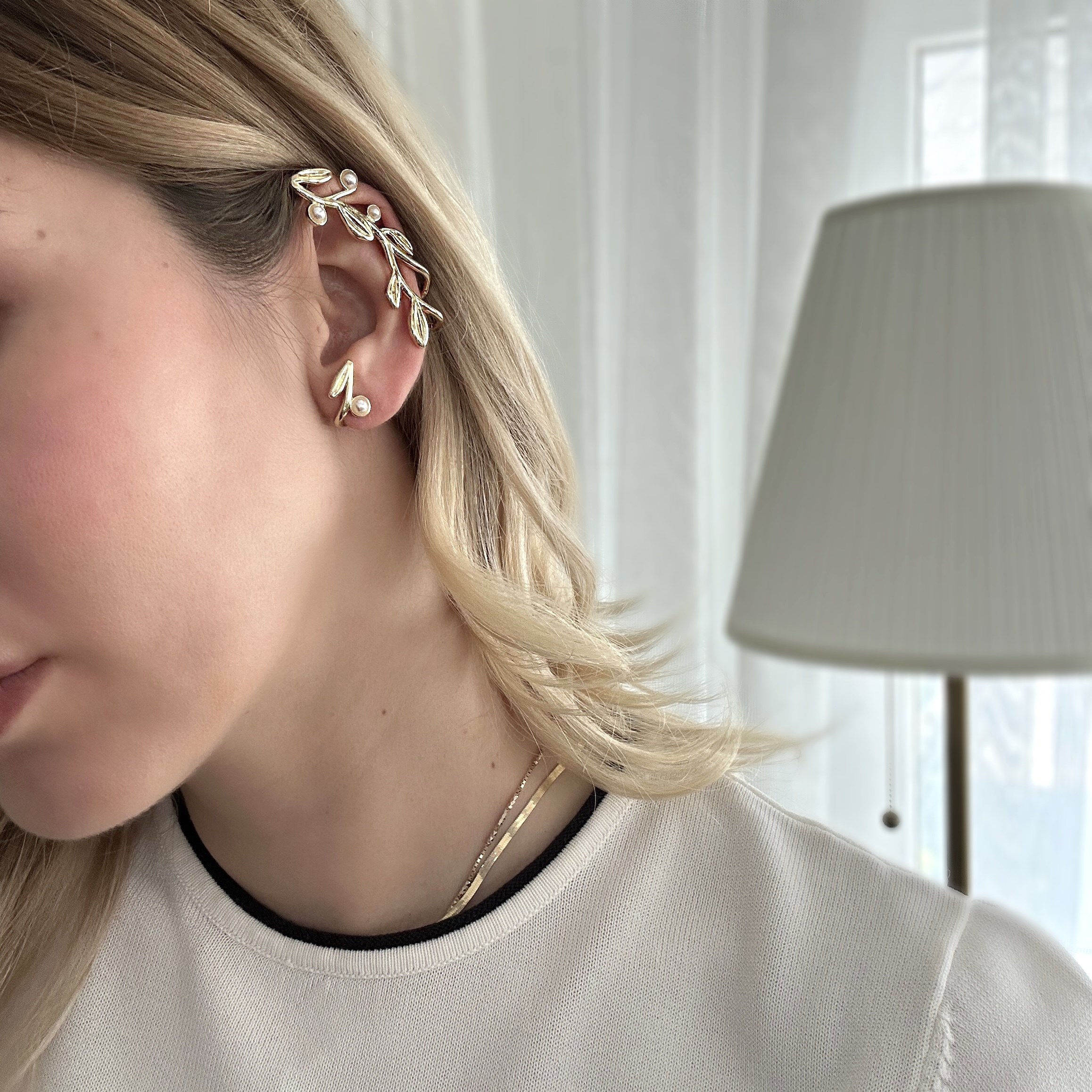 Gold İncili Yaprak Earcuff Küpe