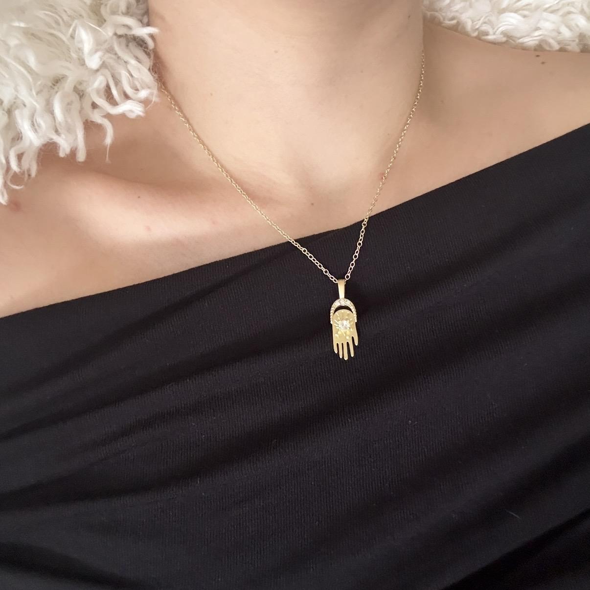 Gold Mat Hand Vintage Kolye