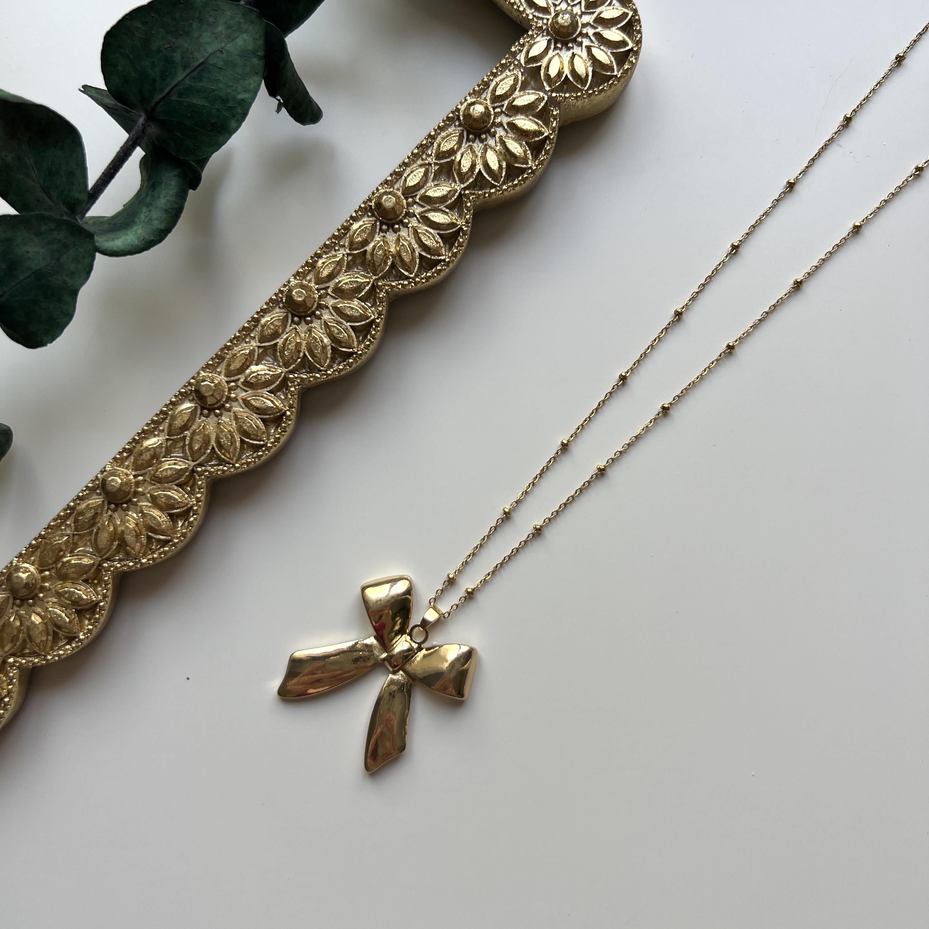 Gold Parlak Fiyonk Kolye