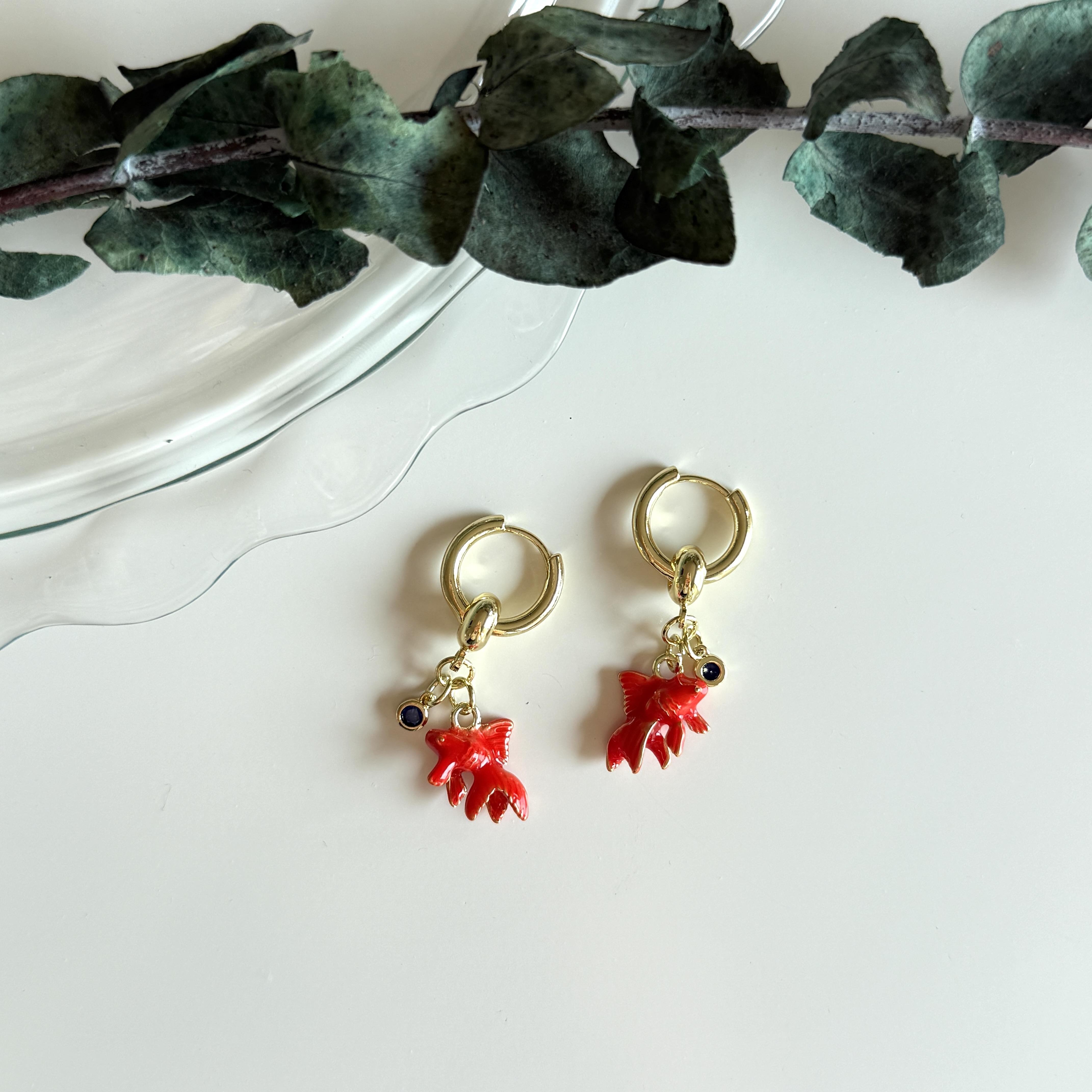 Koi Balığı Charm Halka Küpe