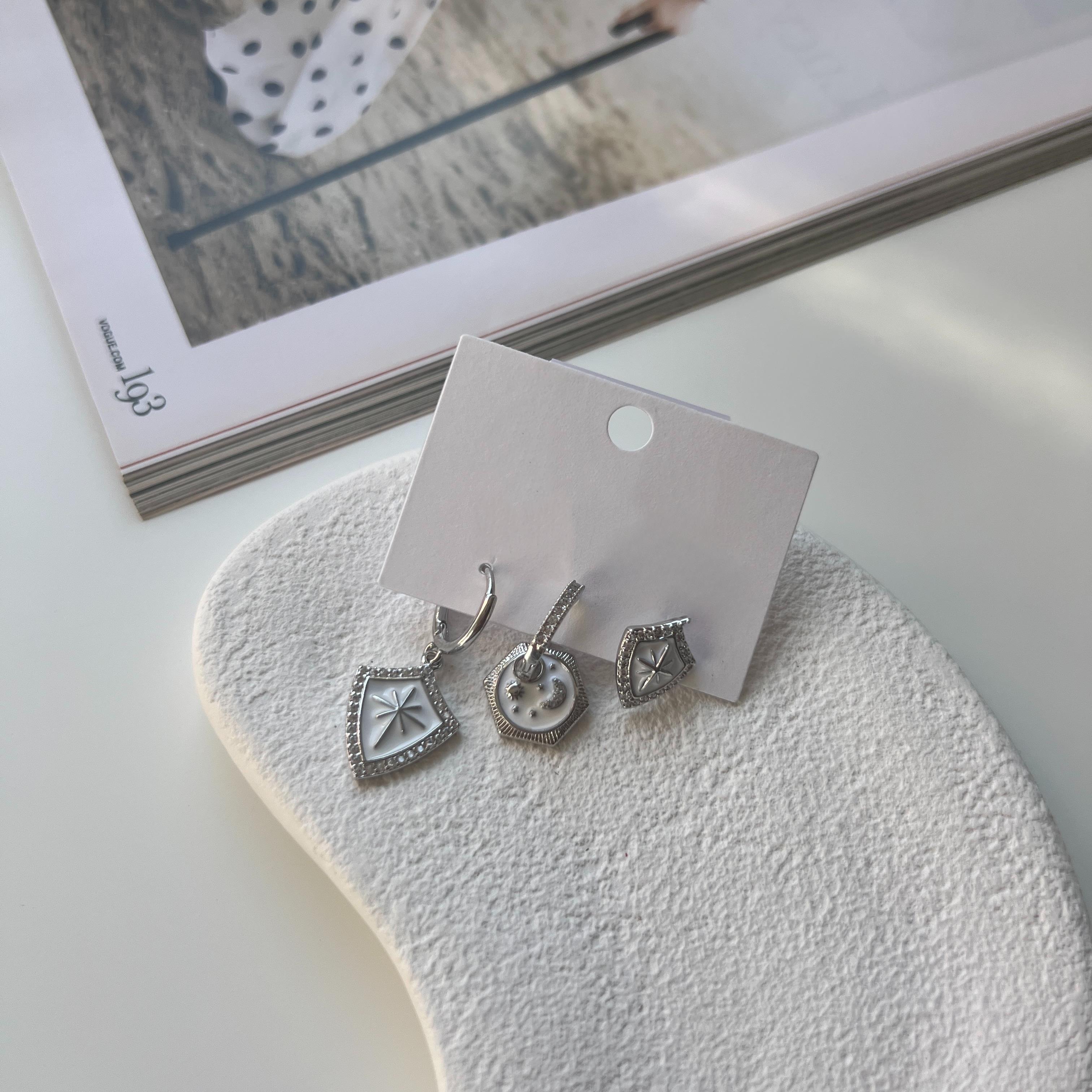 Özel Seri 3lü Beyaz Mineli Küpe Seti Silver