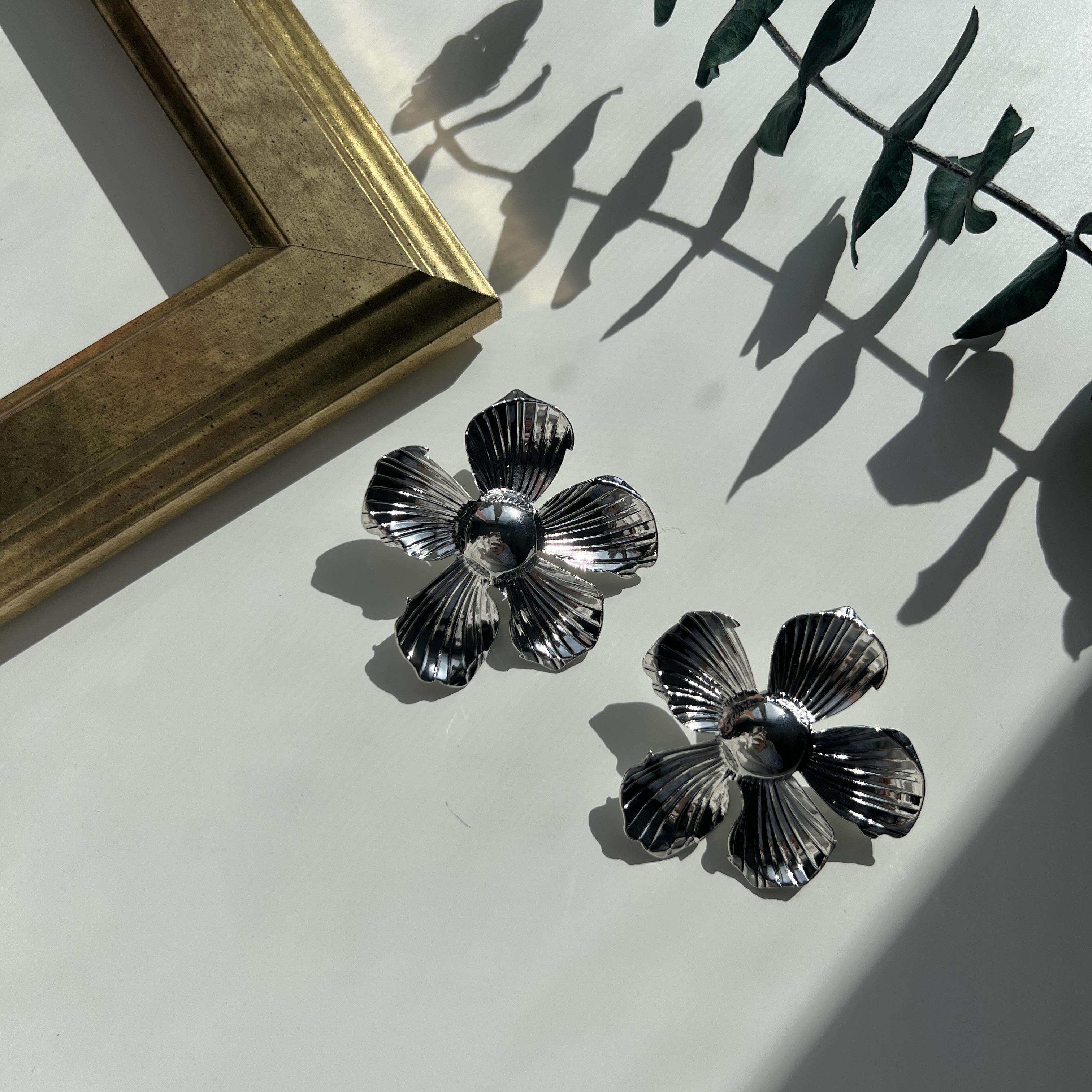 Silver Büyük Çiçek Küpe