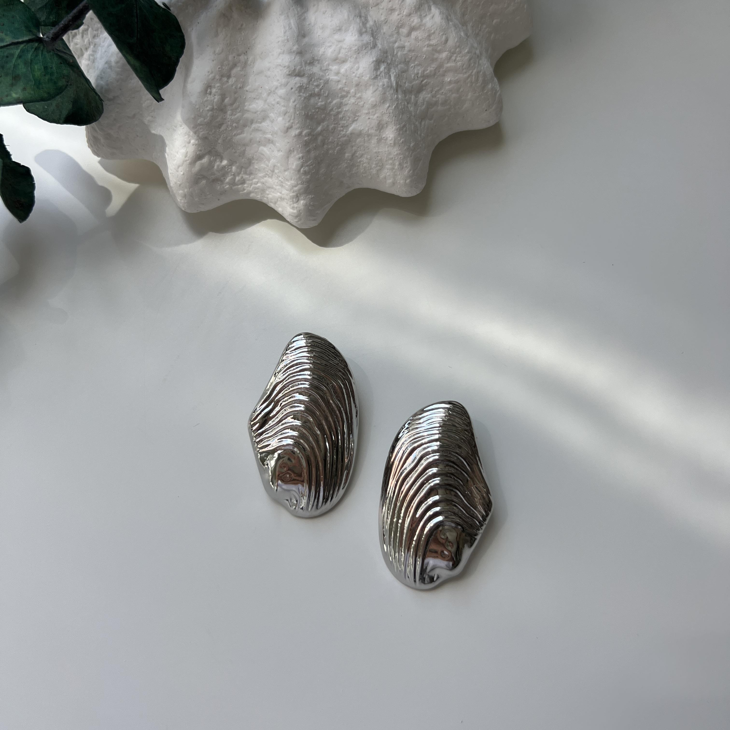Silver Dokulu Midye Küpe