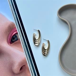 Gold Oval Çizgili Vintage Küpe