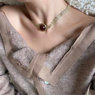 Marka Ortası Taşlı Kolye