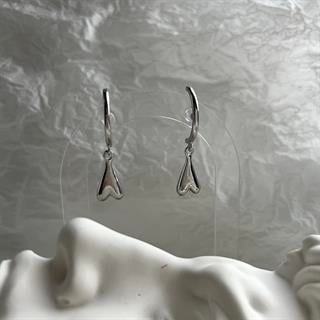 Silver Ters Sallantı Kalp Küpe