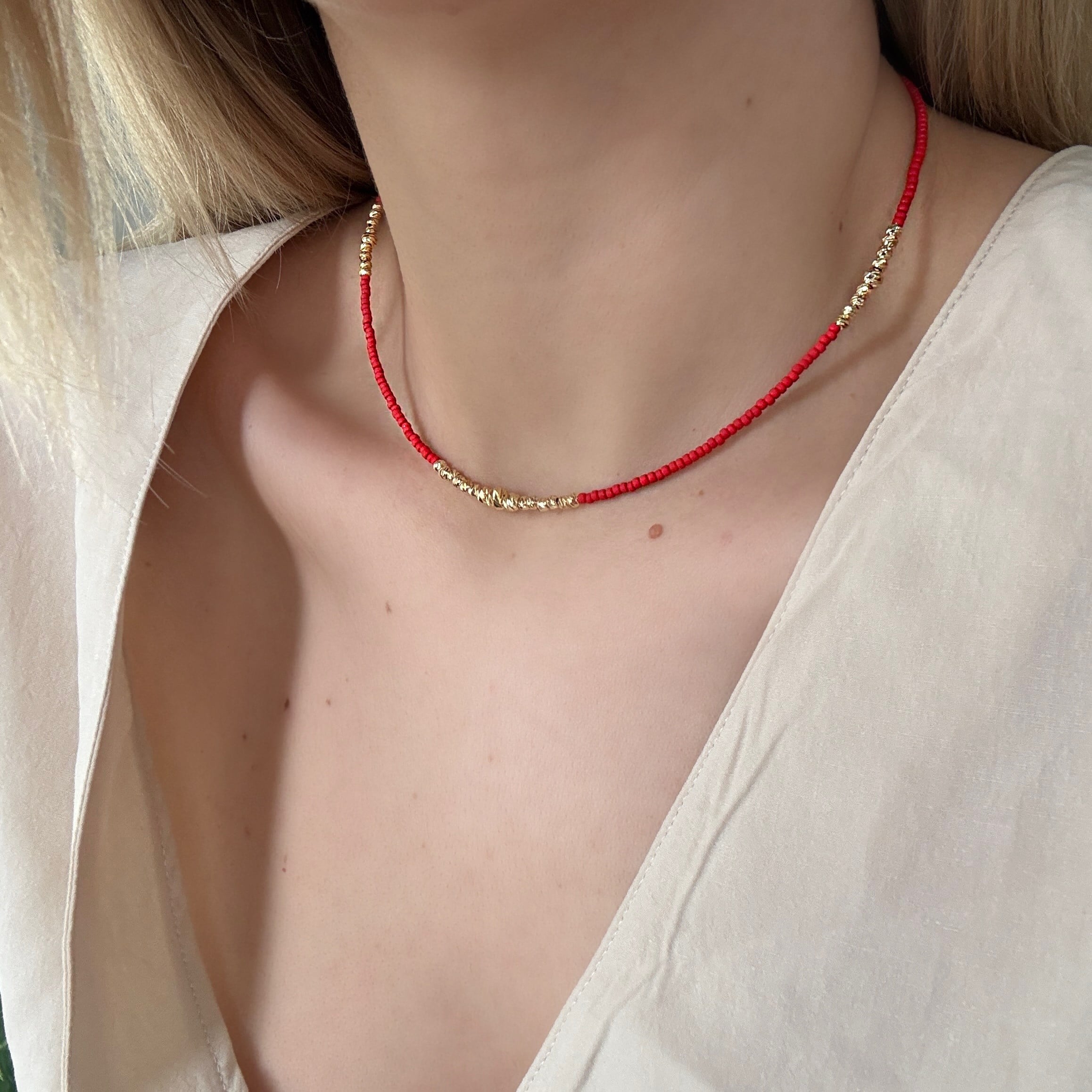Araları Gold Kırmızı Boncuklu Kolye