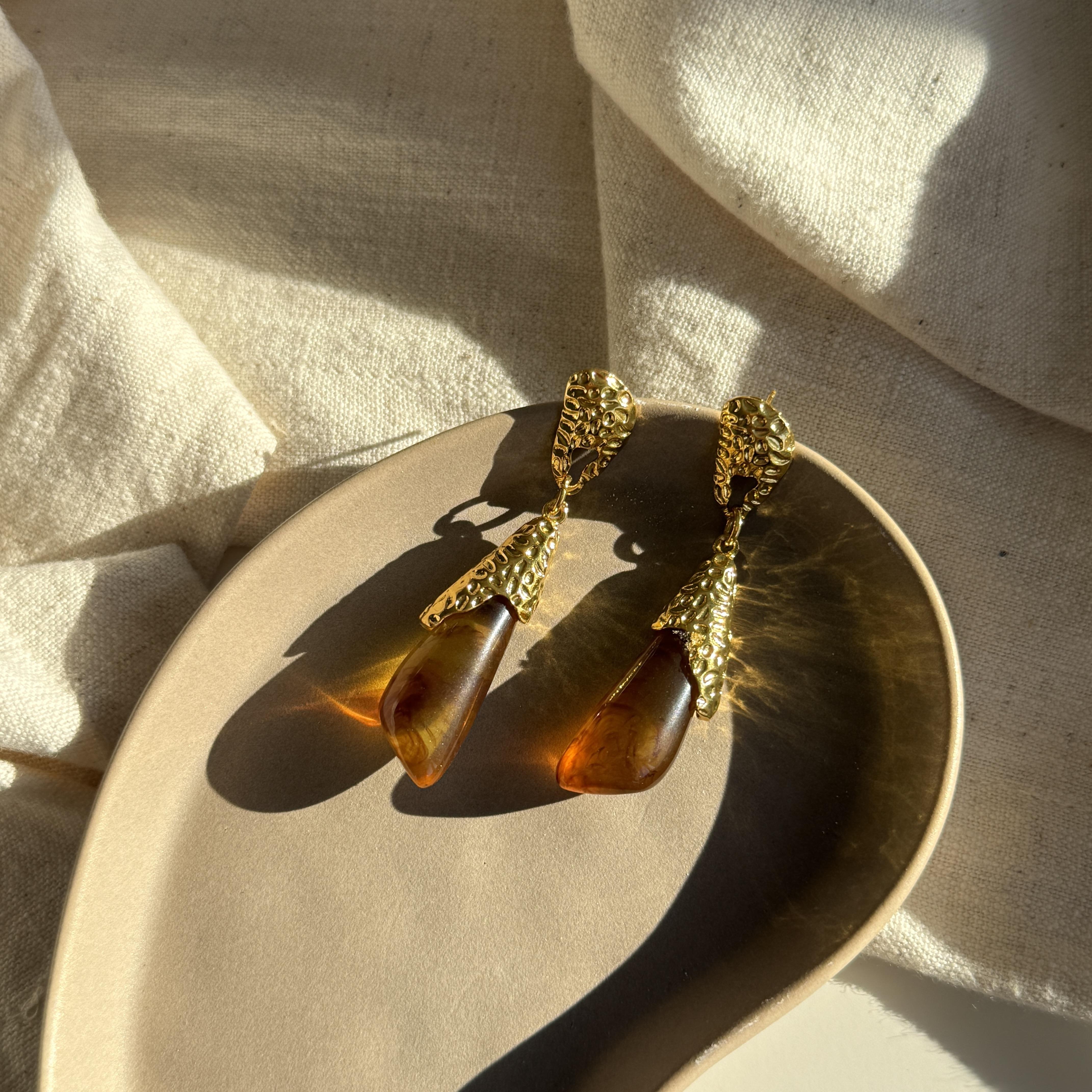 Asimetrik Akrilik Kahve Küpe