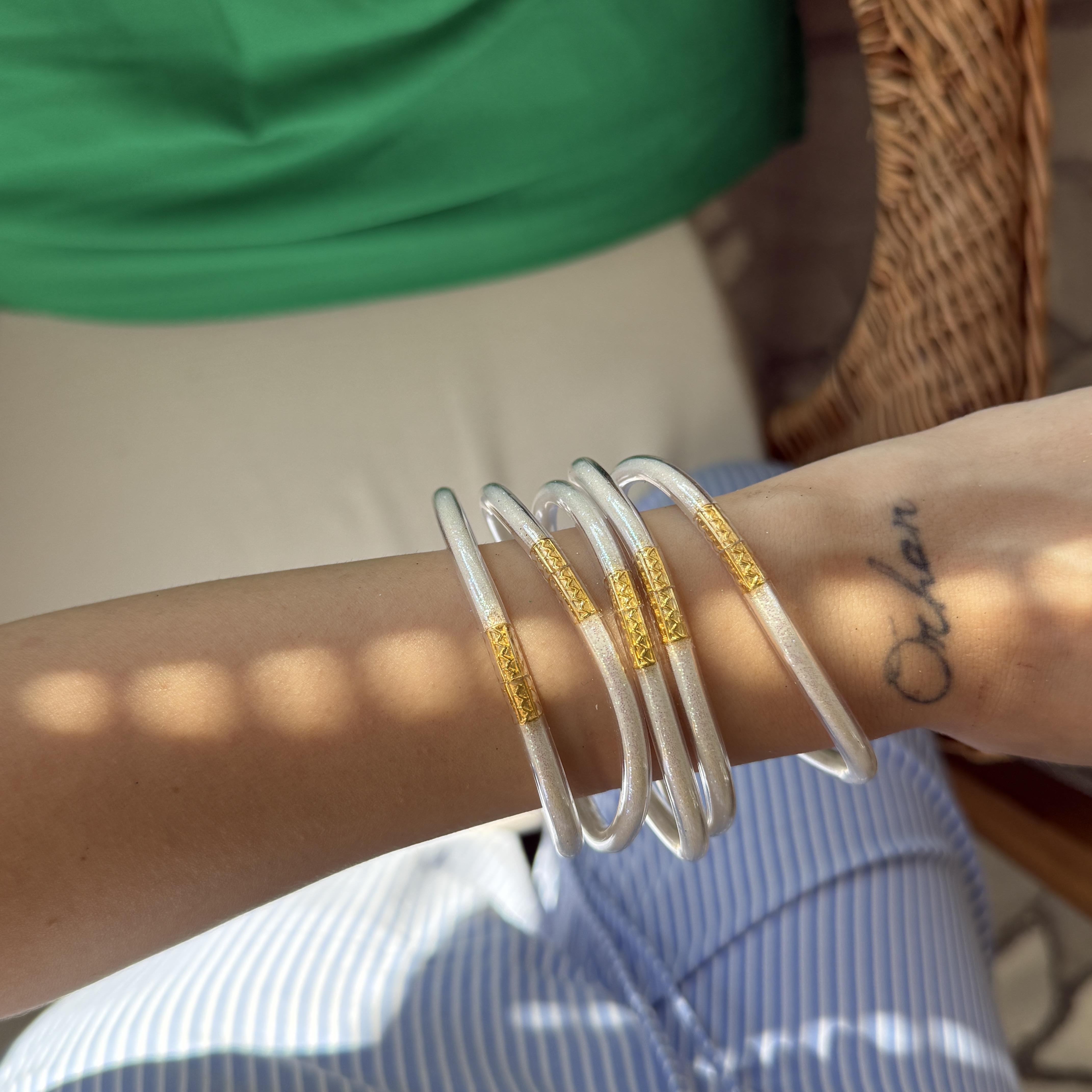 Beyaz Plastik Simli Bilezik Seti