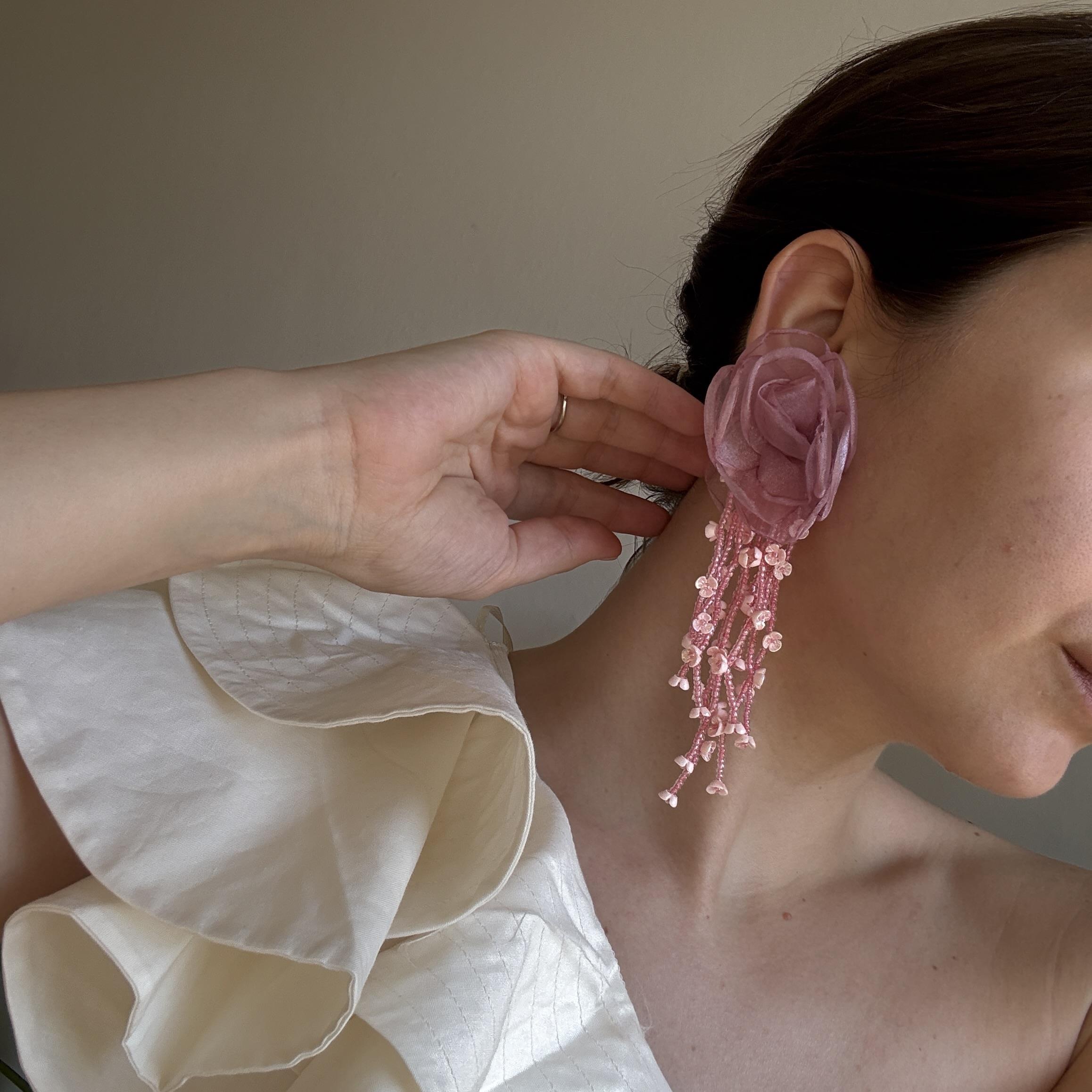 Boncuklu Tül Çiçek Küpe